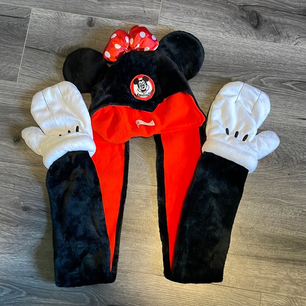 Disney Vintage hat, scarf and gloves. Super cute one piece. Disneyland Park